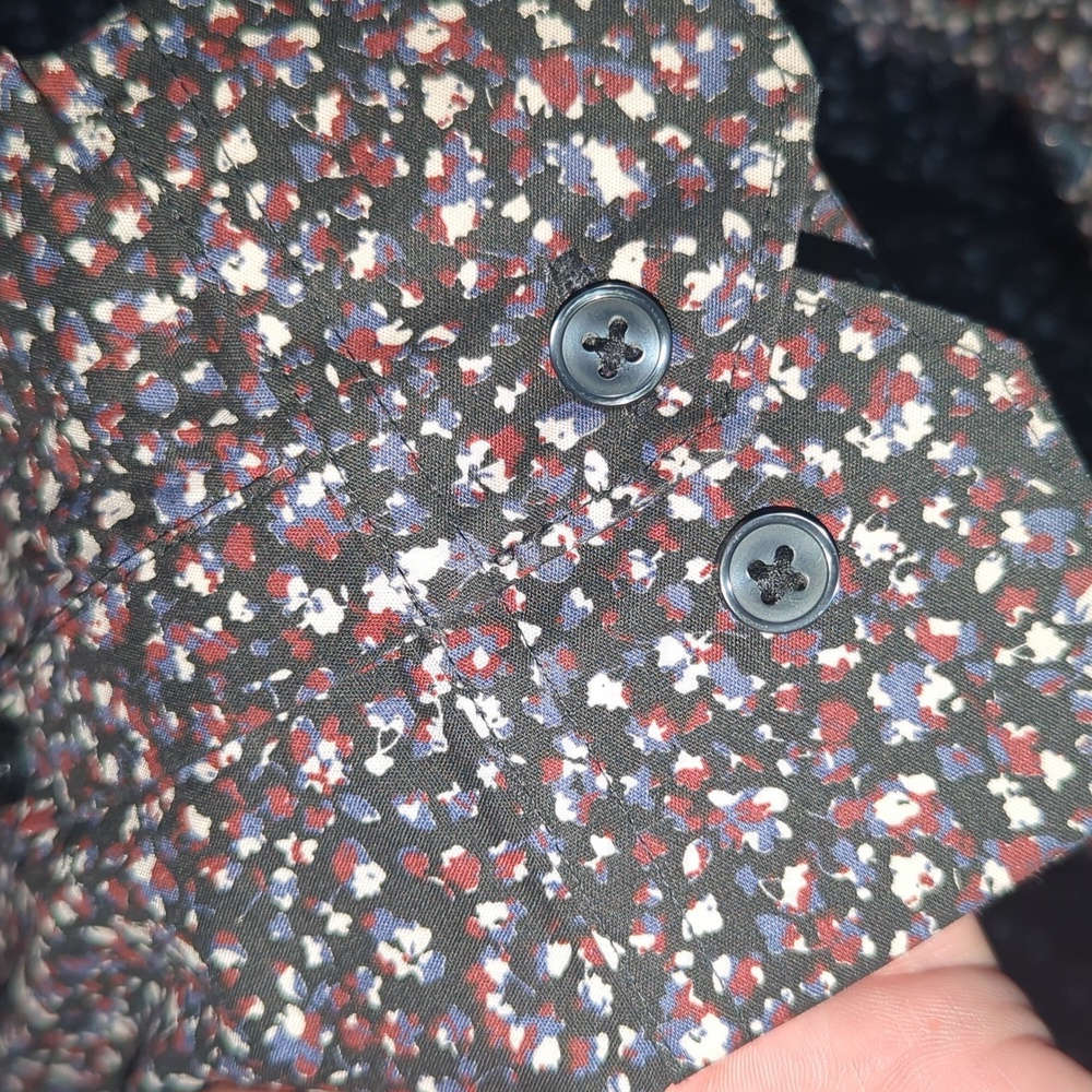 H&M unisex button down - Picture 3 of 3